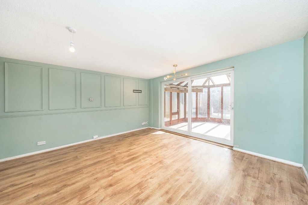 Property photo 3 of 7