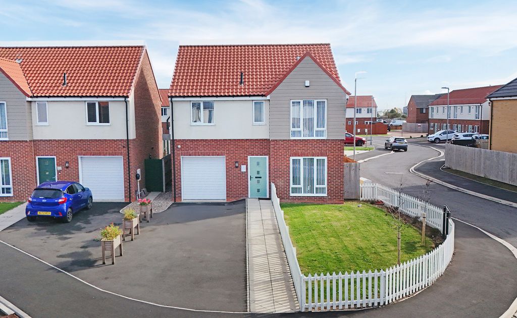 Property photo 1 of 32
