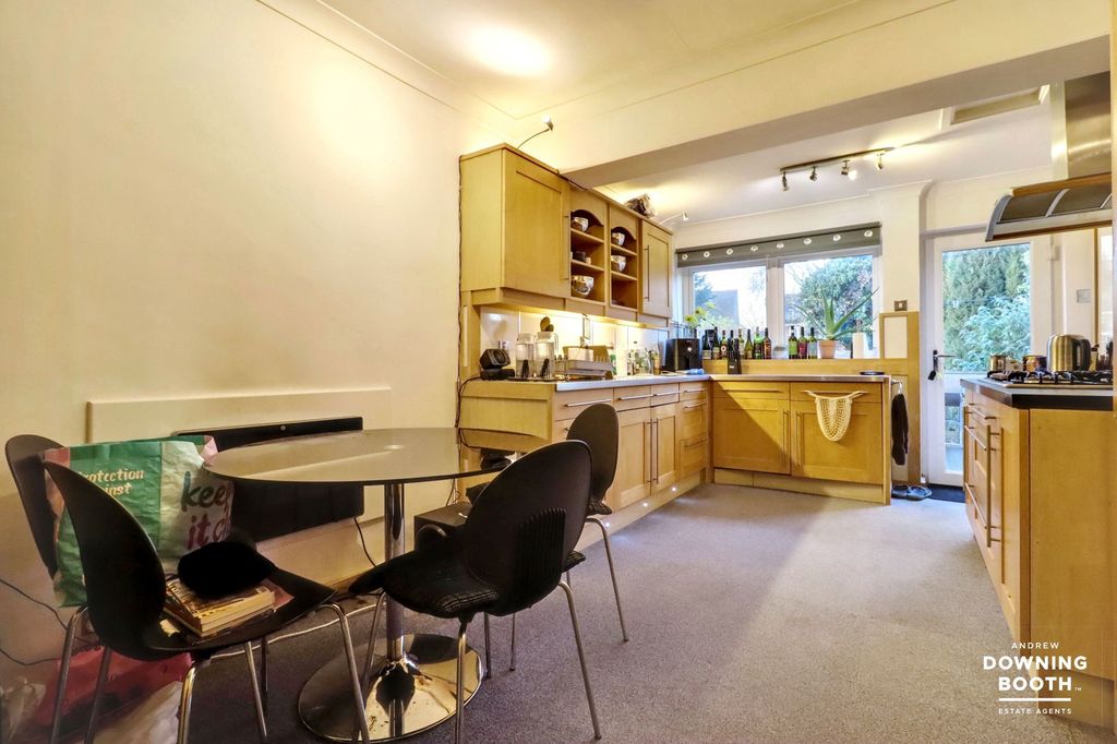 Property photo 3 of 21