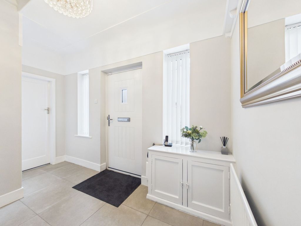 Property photo 2 of 34