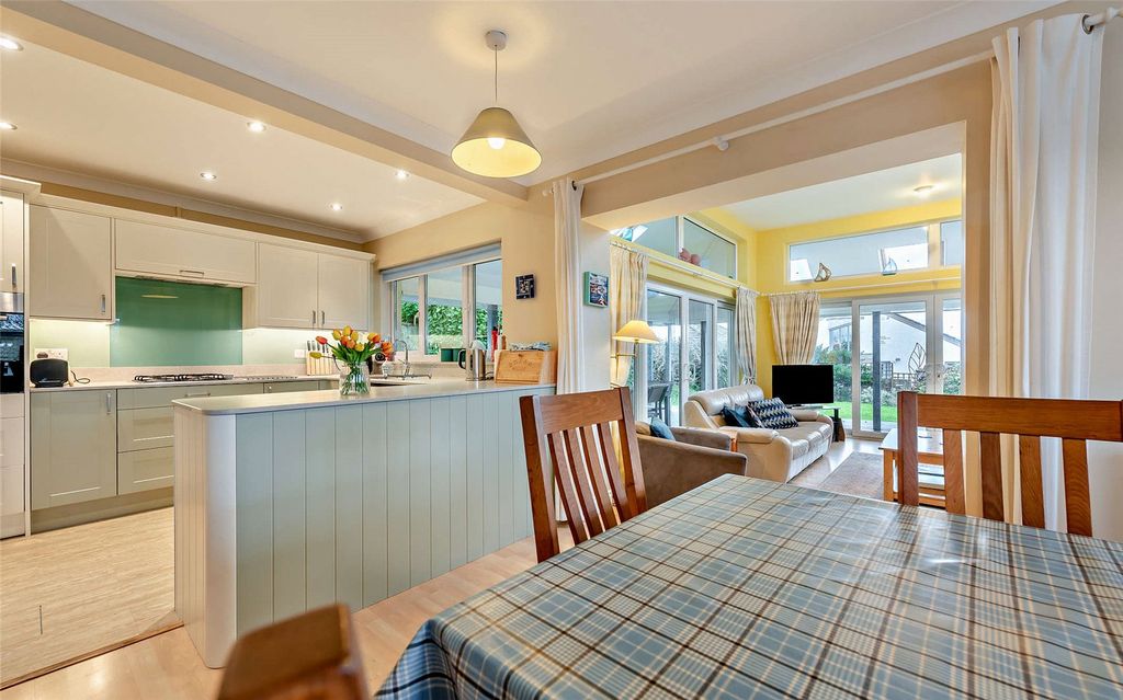 Property photo 2 of 40 Kitchen Diner