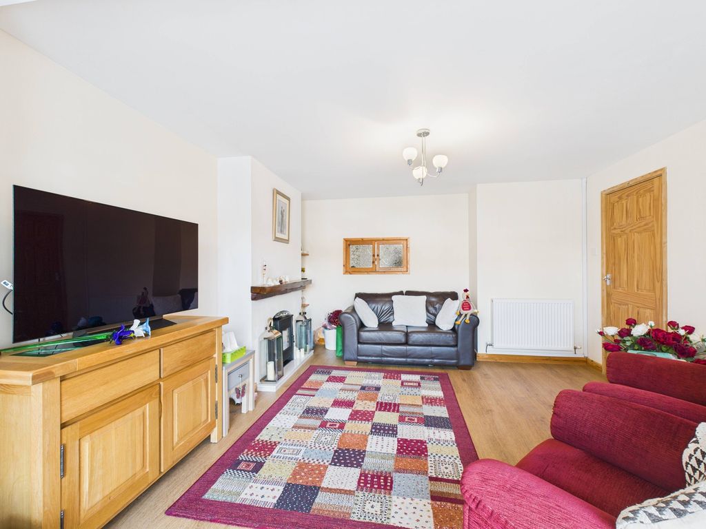 Property photo 3 of 21 Lounge