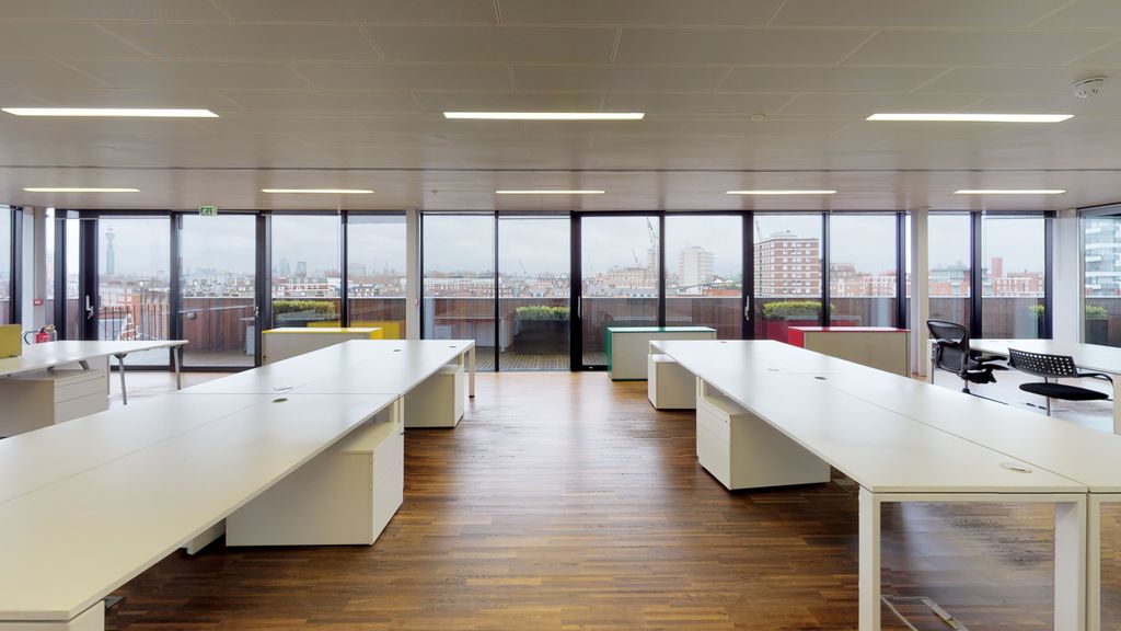 Property photo 3 of 17 Open Plan Space