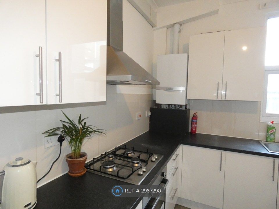 Property photo 3 of 24