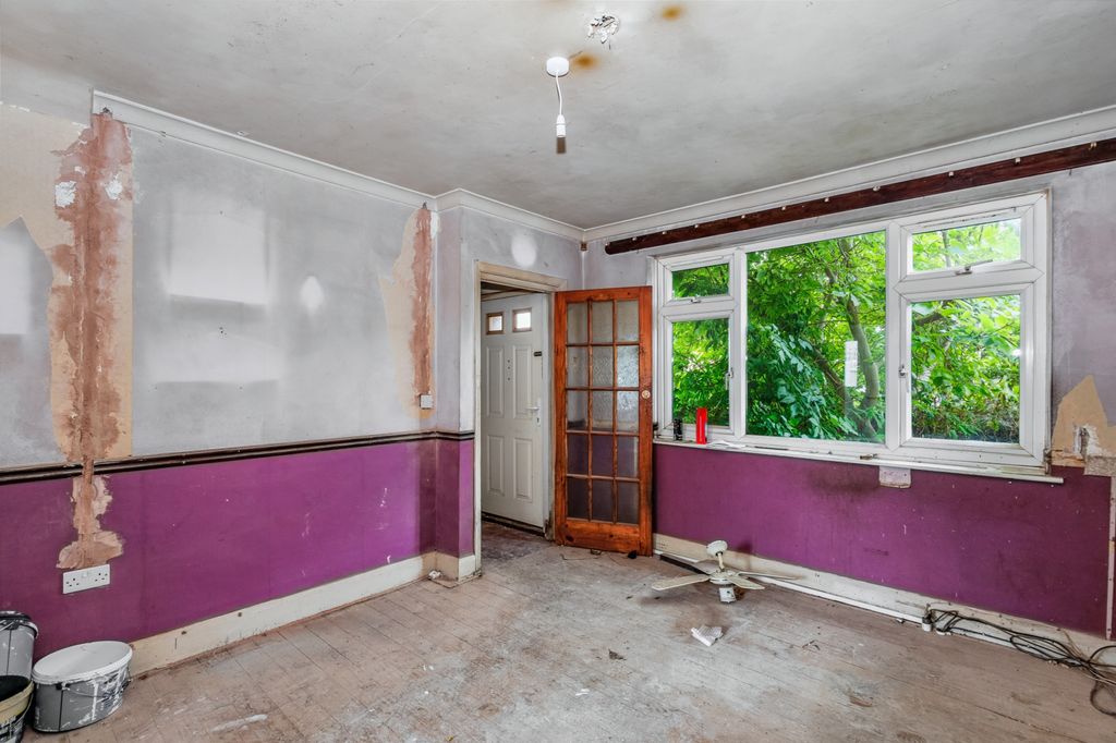 Property photo 2 of 17 43 Upper Kings Avenue, Higham Ferrers, Wellingborough Nn10 8Jz
