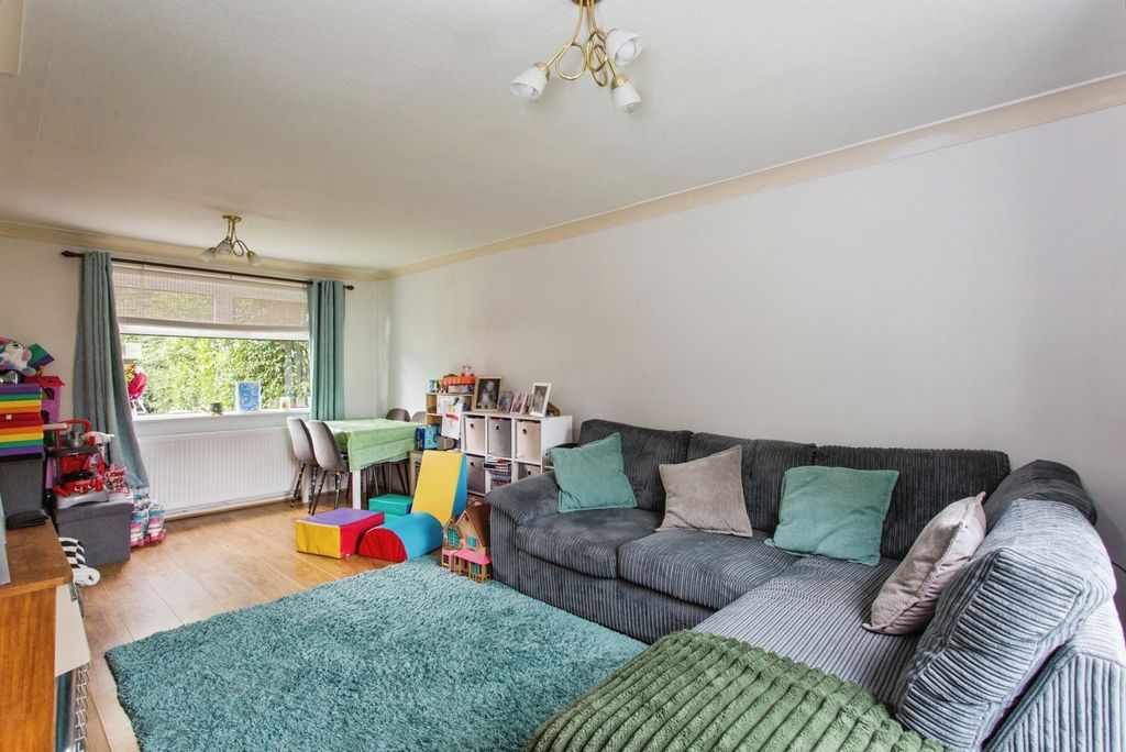 Property photo 3 of 16 Pbox-Img.Jpg