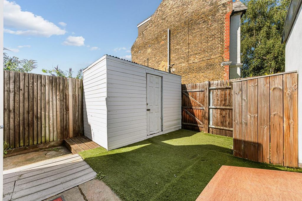 Property photo 3 of 8 Gff 20 Kingswood Road-7.Jpg