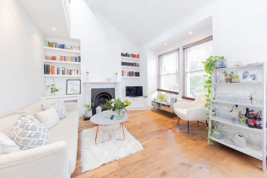 Property photo 2 of 8