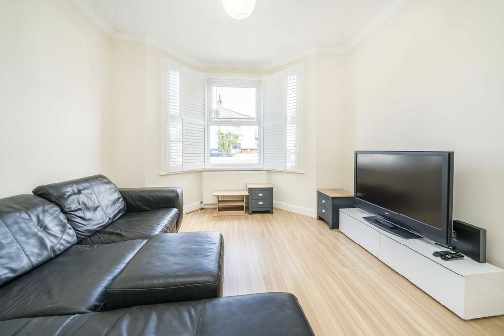 Property photo 2 of 9