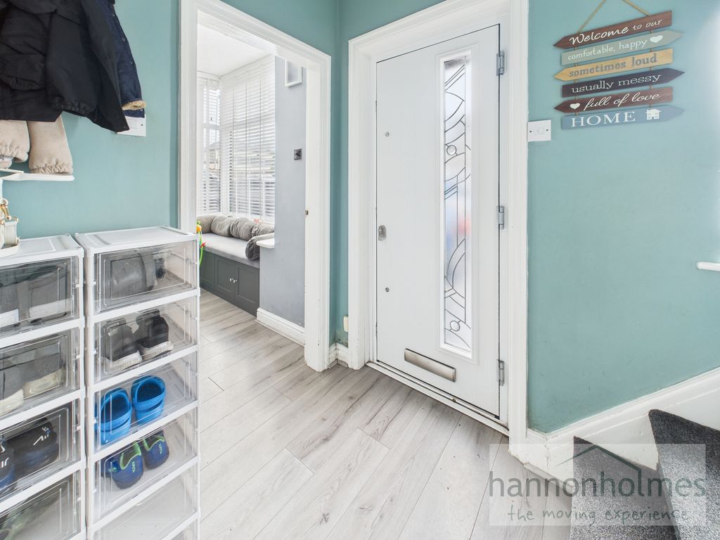 Property photo 3 of 33 Cam05283G0-Pr0119-Still006