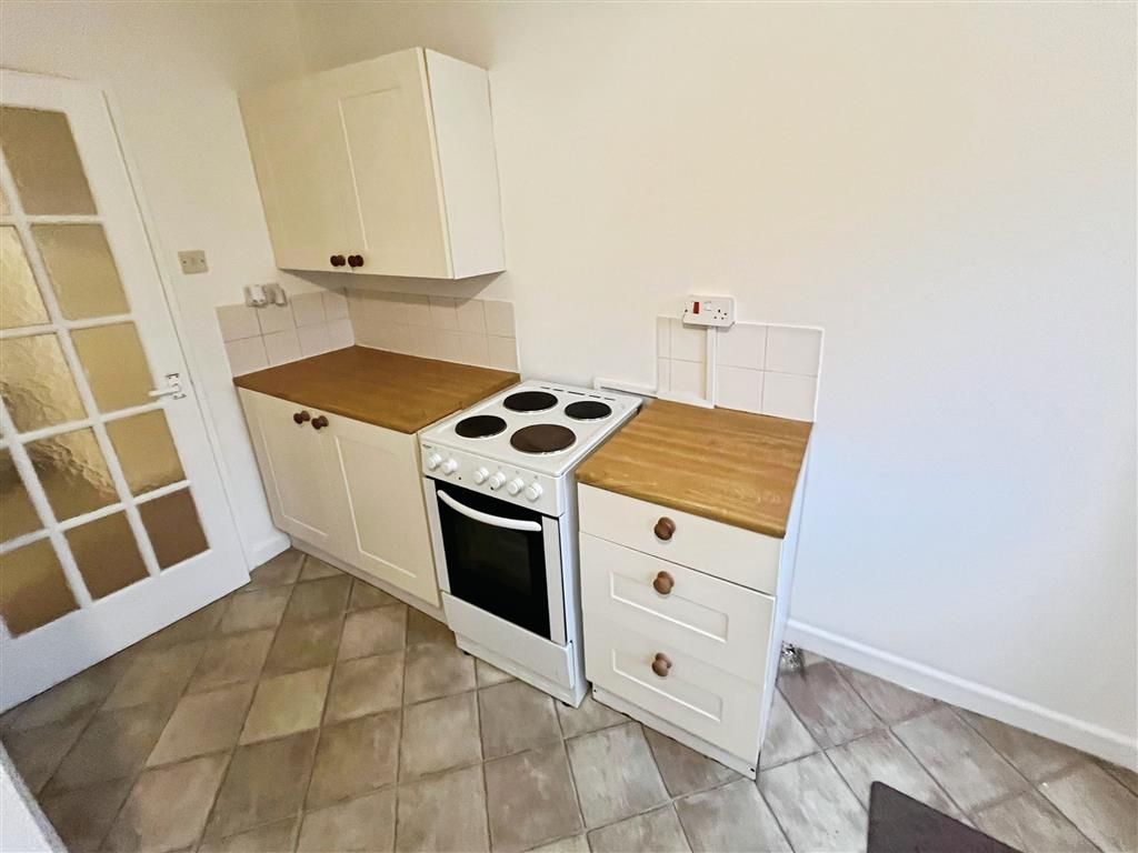 Property photo 3 of 7 Kitchen