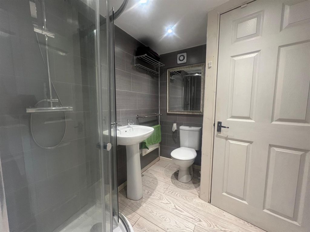 Property photo 3 of 24 Mine St 9.Jpg