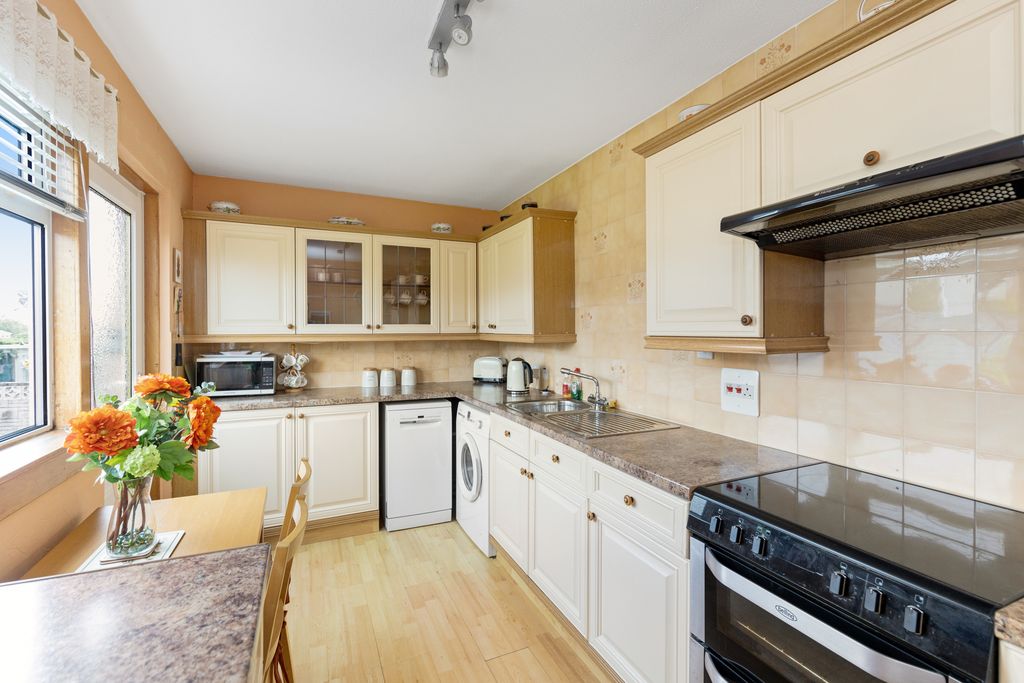 Property photo 3 of 9 Property Image 3