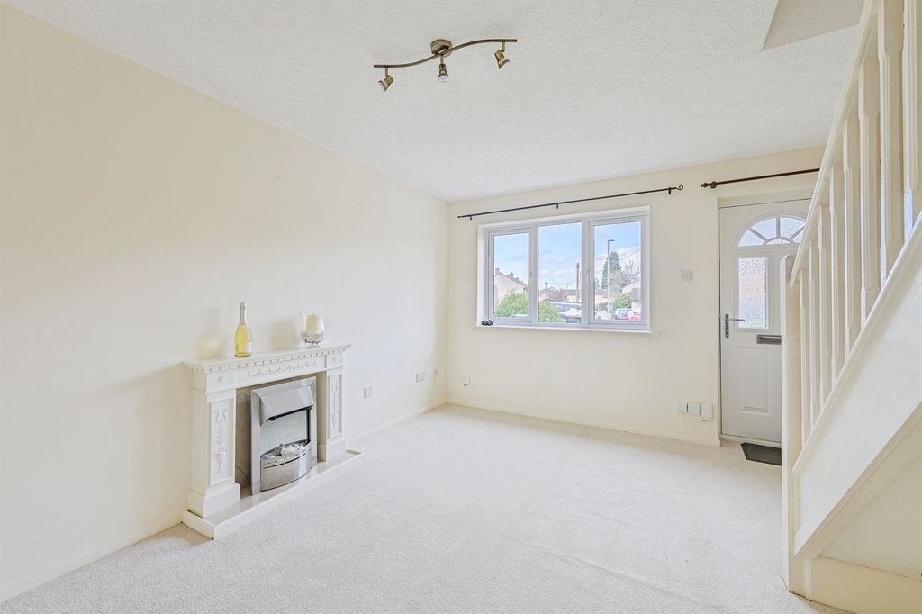 Property photo 3 of 18