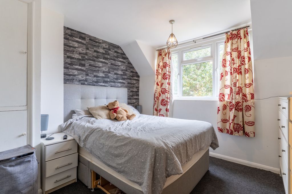 Property photo 2 of 12 5116793