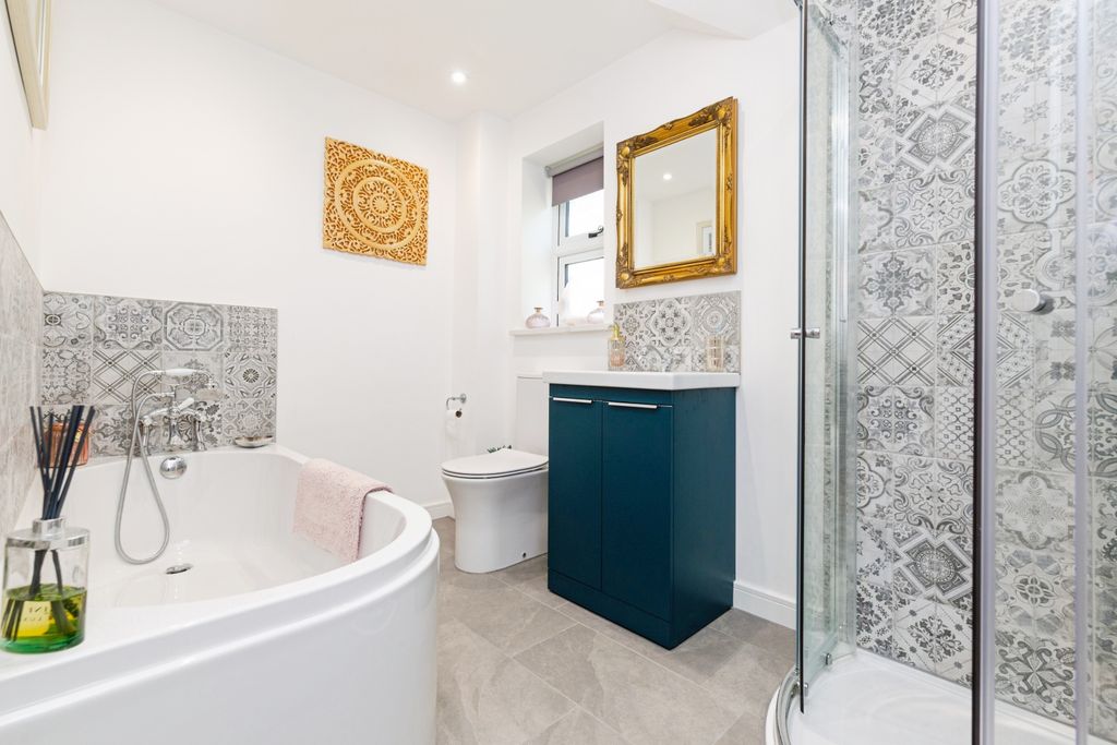 Property photo 3 of 36 Family Bathroom