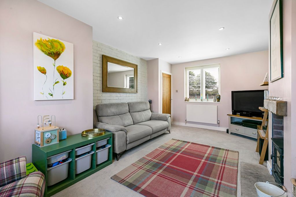 Property photo 3 of 15