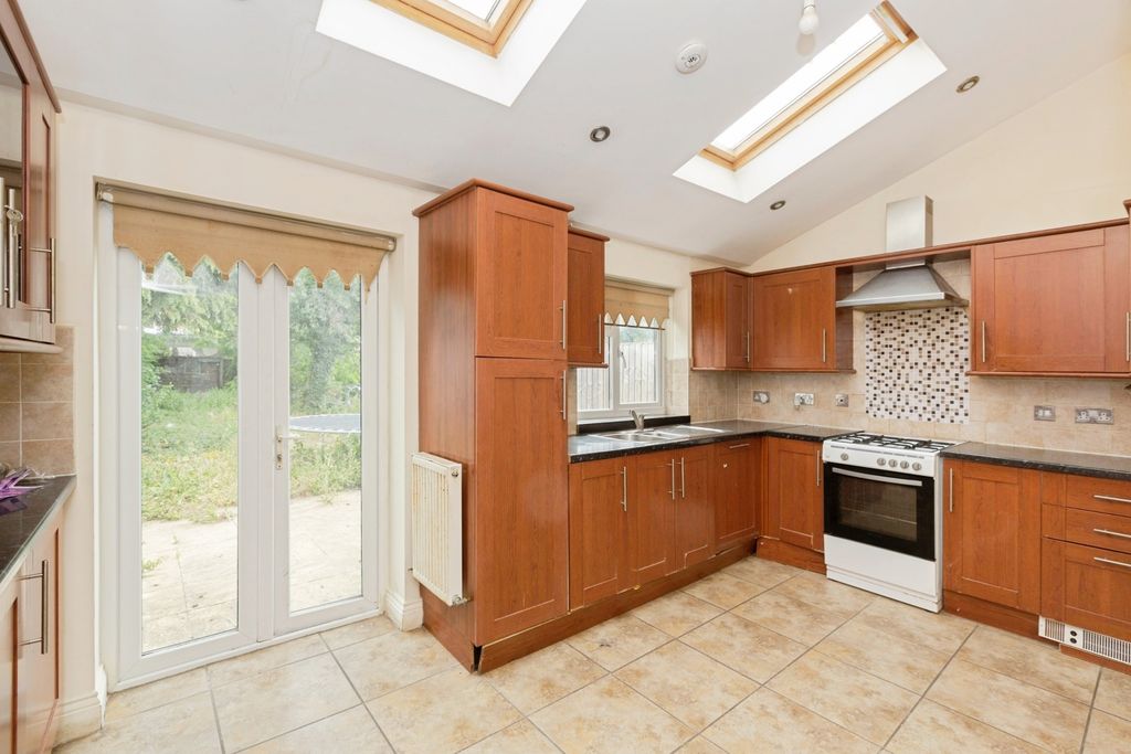 Property photo 3 of 16 Photo