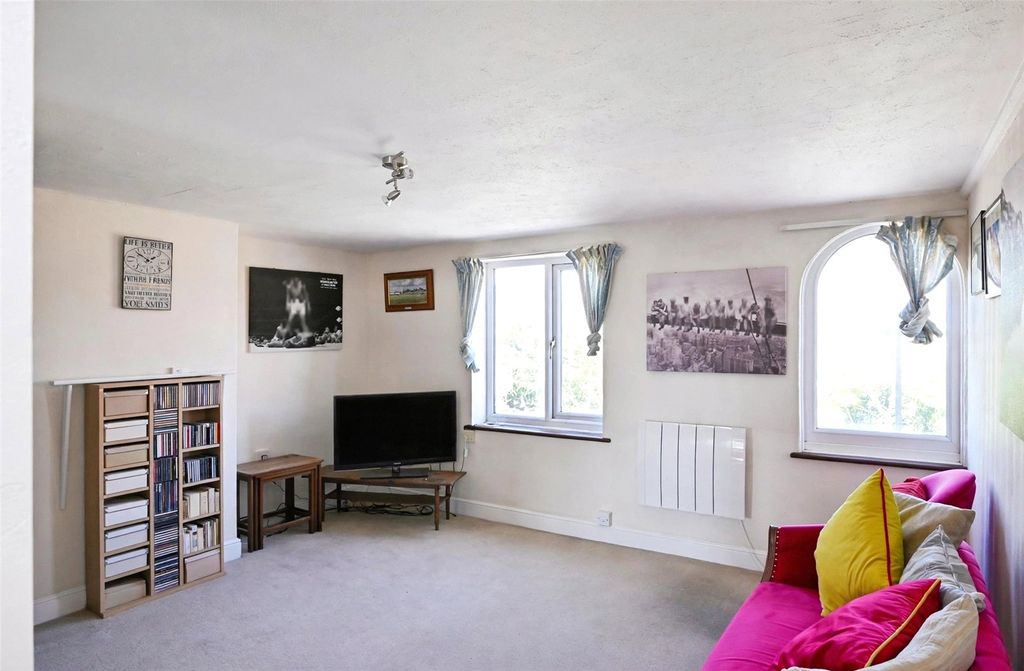 Property photo 2 of 8 Picture No. 06