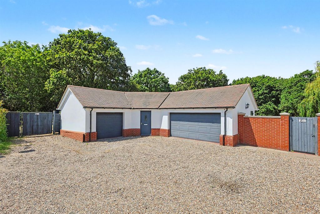 Property photo 2 of 36