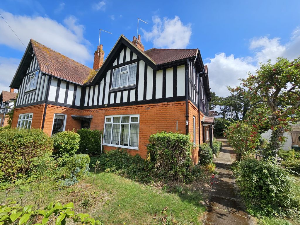 Property photo 2 of 21