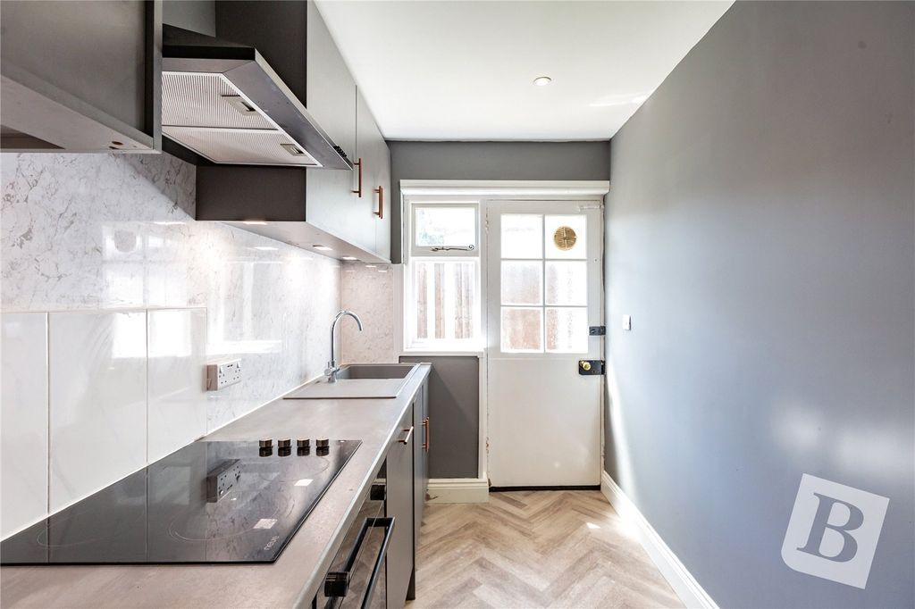 Property photo 3 of 15 Kitchen