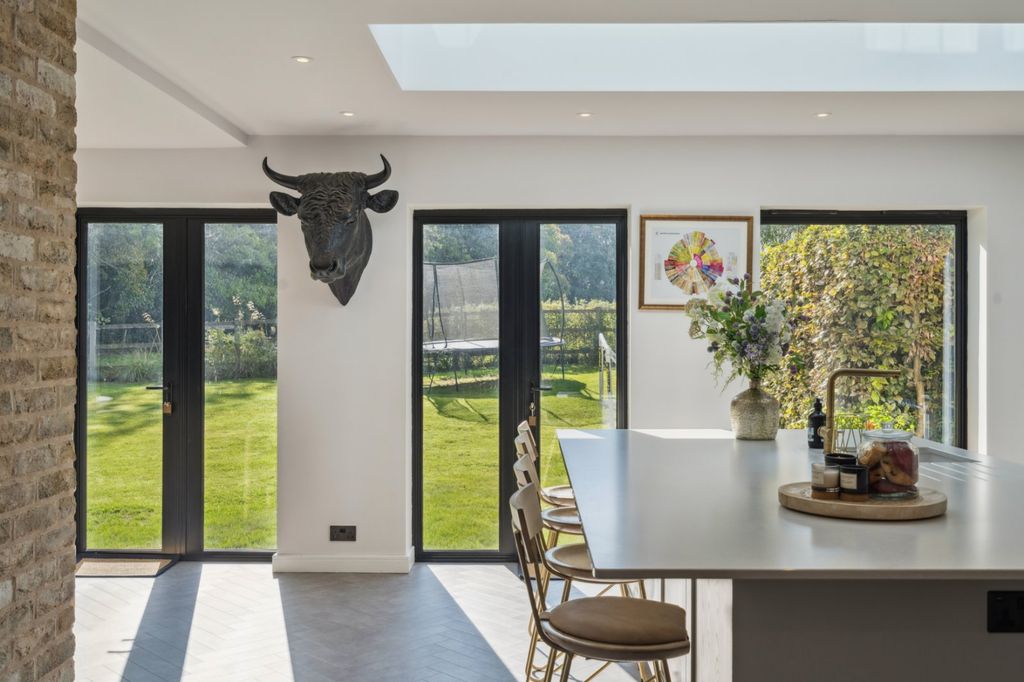 Property photo 3 of 24 Kitchen