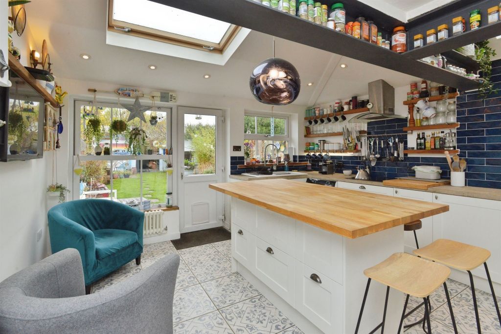 Property photo 2 of 17