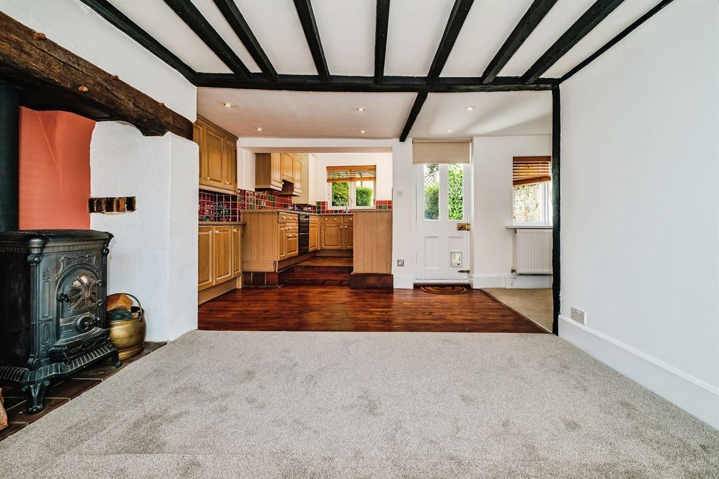 Property photo 3 of 19