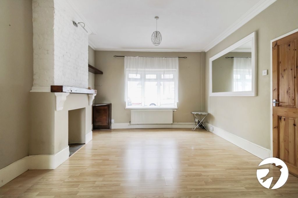 Property photo 2 of 13 Lounge