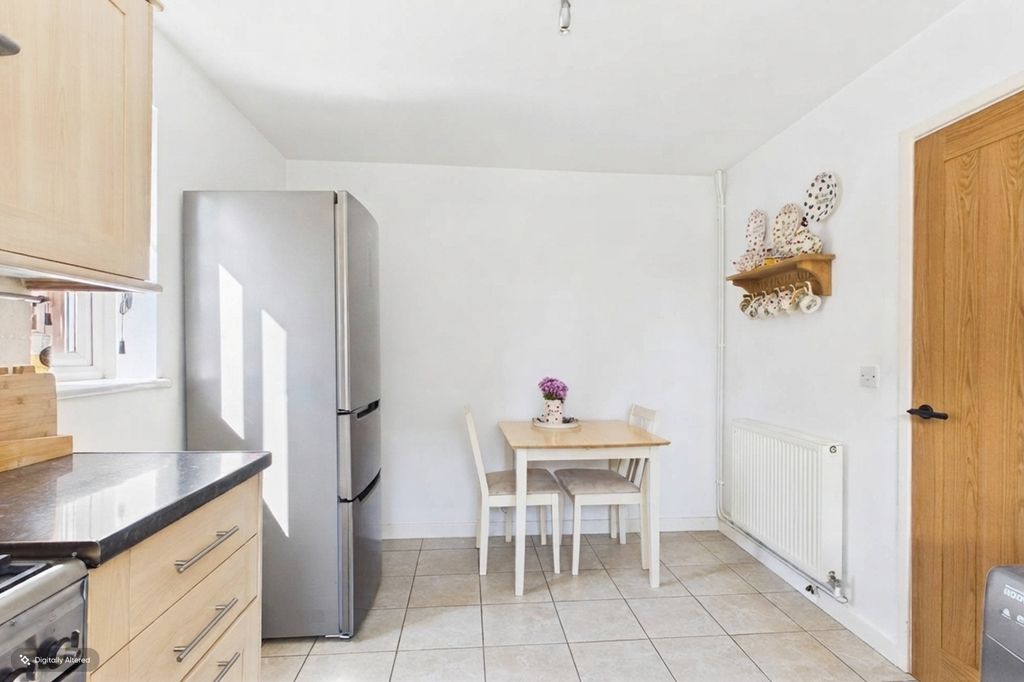 Property photo 2 of 15 Light Airy And Ready For You To Move In To