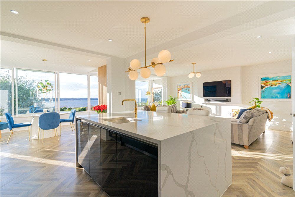 Property photo 2 of 27 Picture No. 02