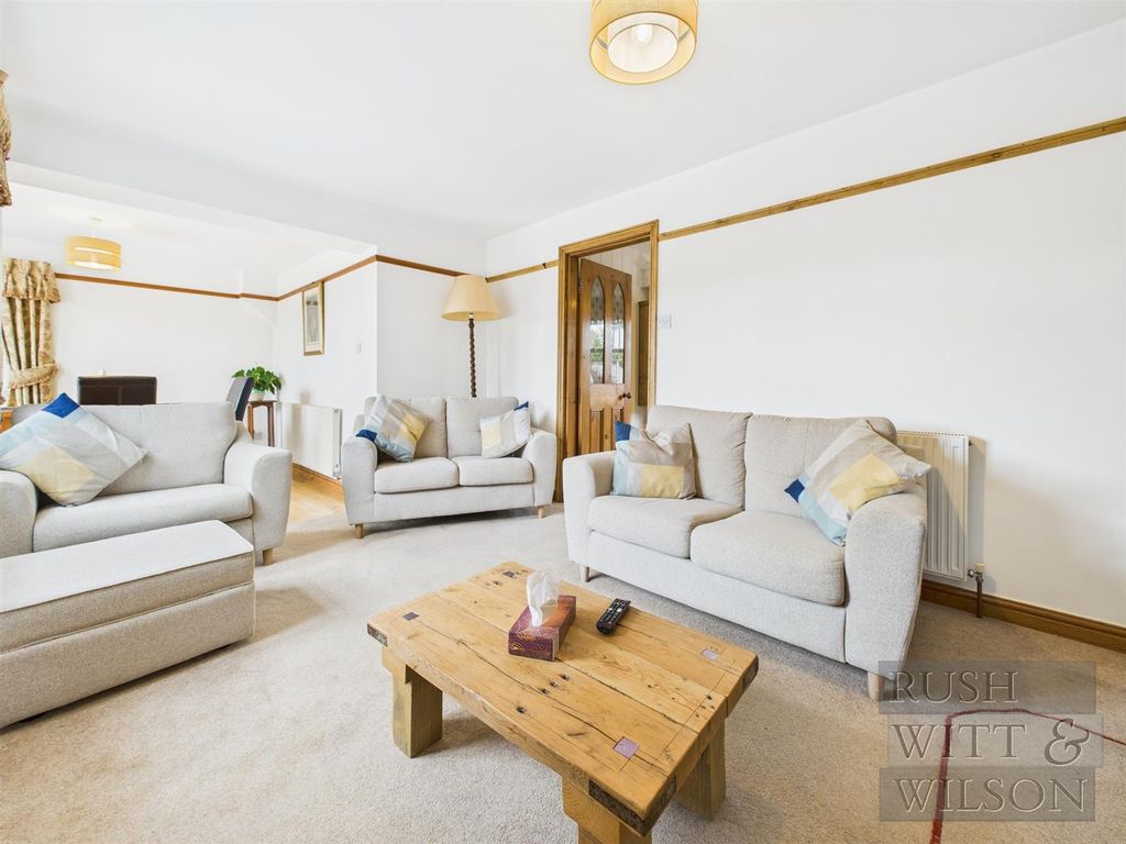 Property photo 3 of 27