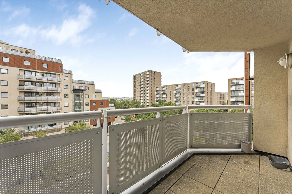 Property photo 2 of 15 Balcony
