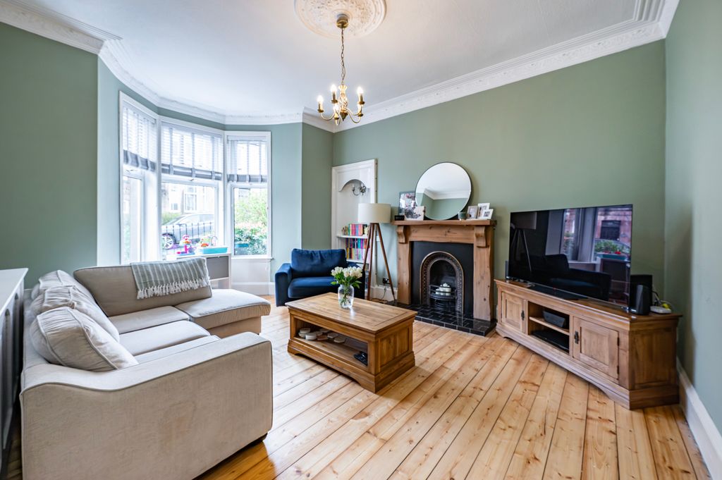 Property photo 2 of 31