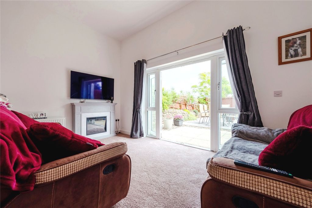 Property photo 3 of 15 Picture No. 17