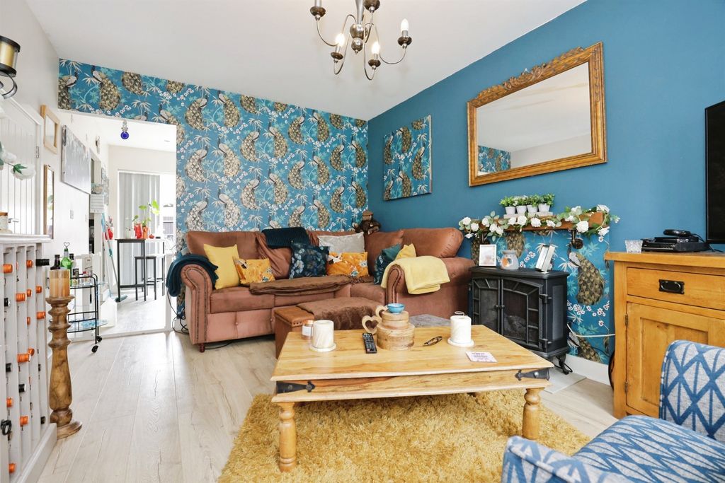Property photo 3 of 17