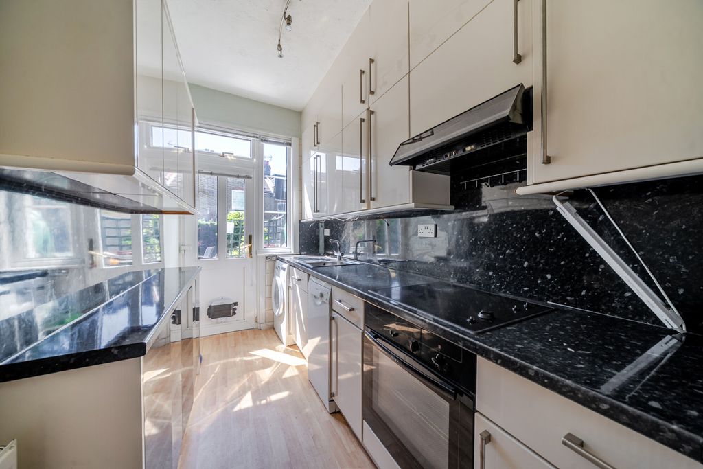 Property photo 3 of 18 1466373-13-6A1702...