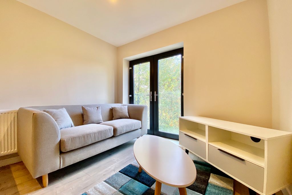 Property photo 3 of 7 Photo 04