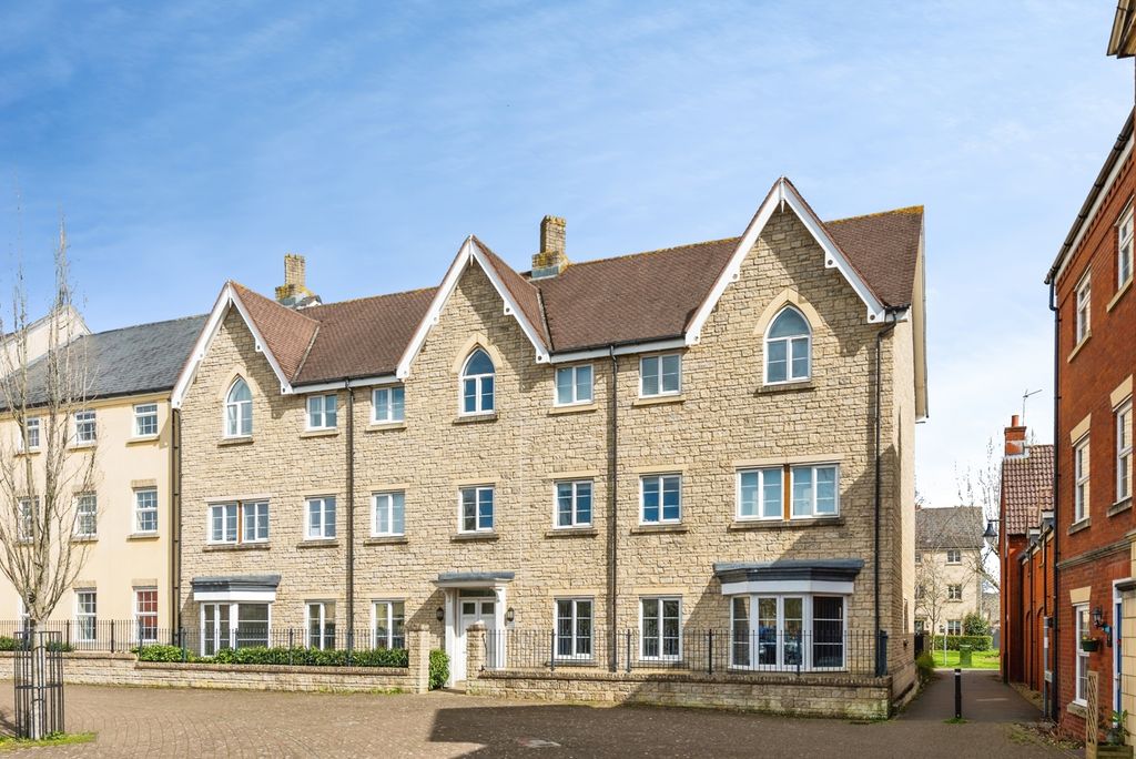 Property photo 2 of 15 Pbox-Img.Jpg