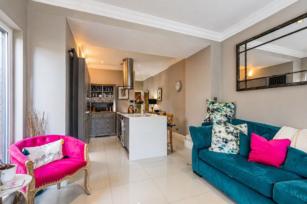 Additional image 4 of 2 bed flat for salePlasturton Avenue, Pontcanna, Cardiff CF11