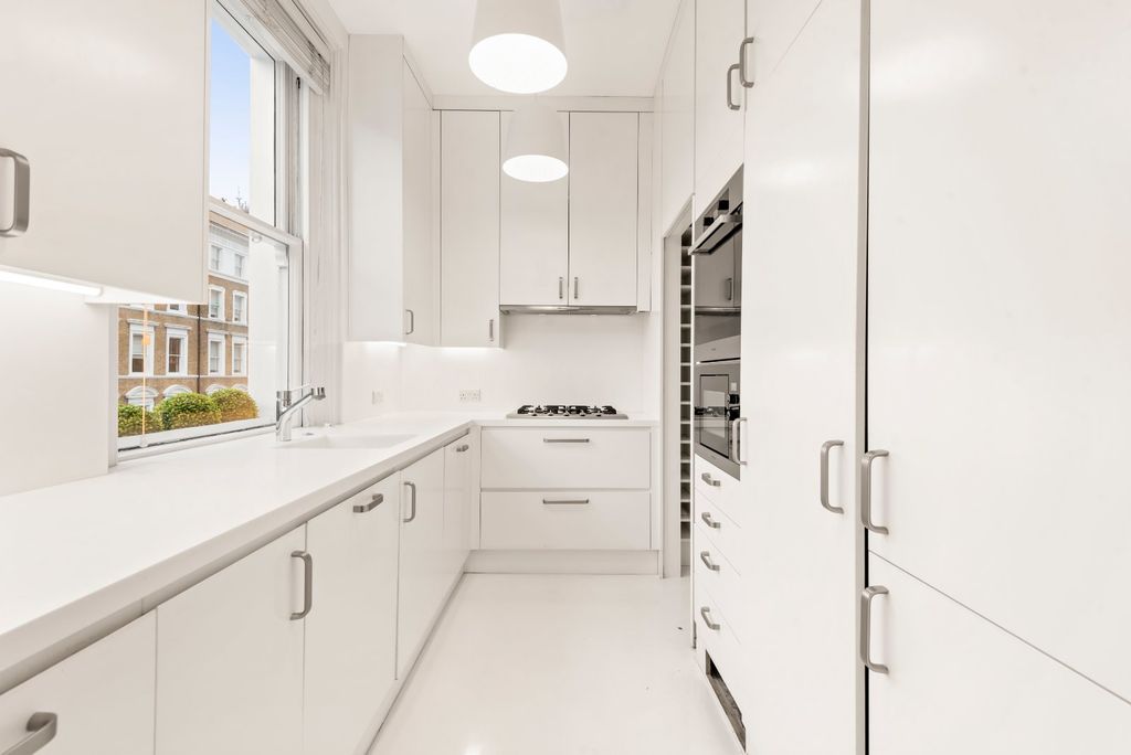 Property photo 3 of 22