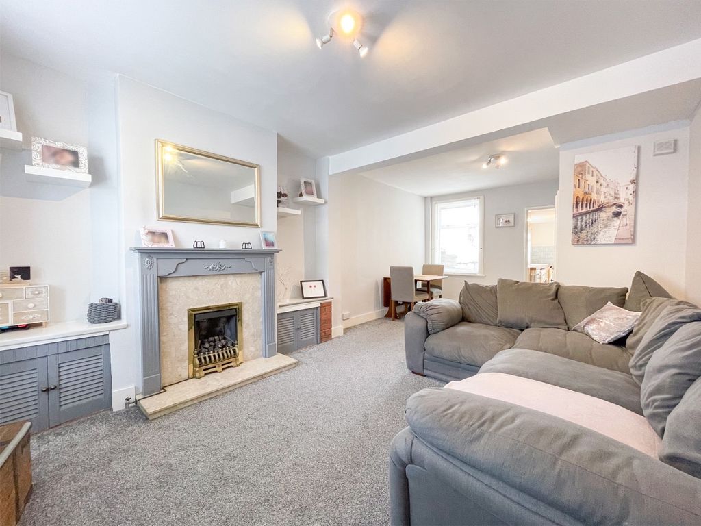 Property photo 2 of 13 3447805