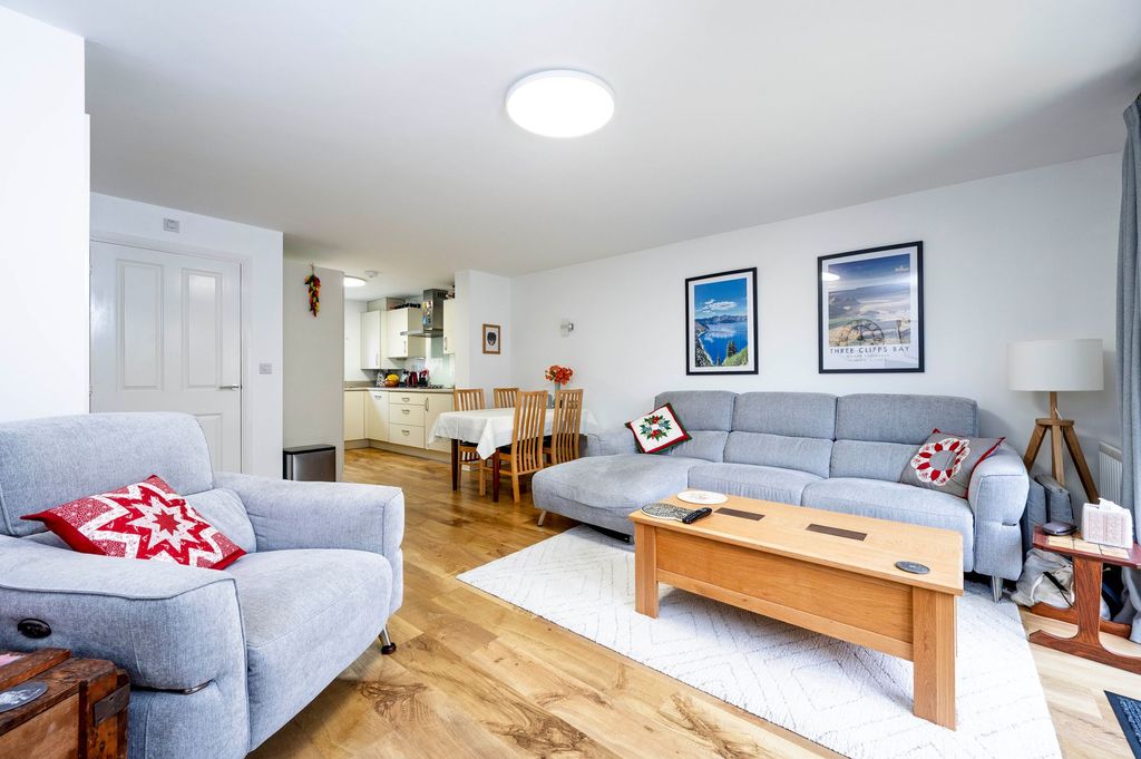 Property photo 2 of 14 Living Room