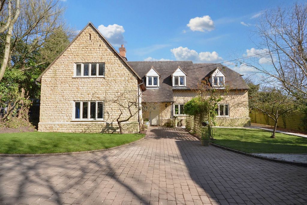 Property photo 1 of 50