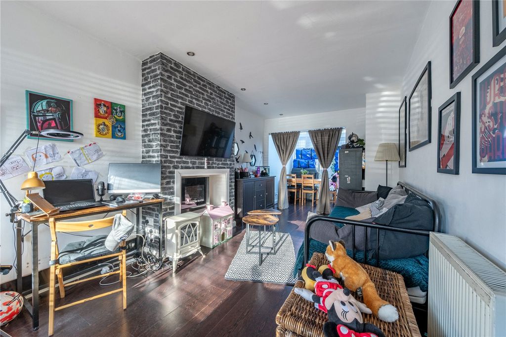 Property photo 3 of 10 Picture No. 12