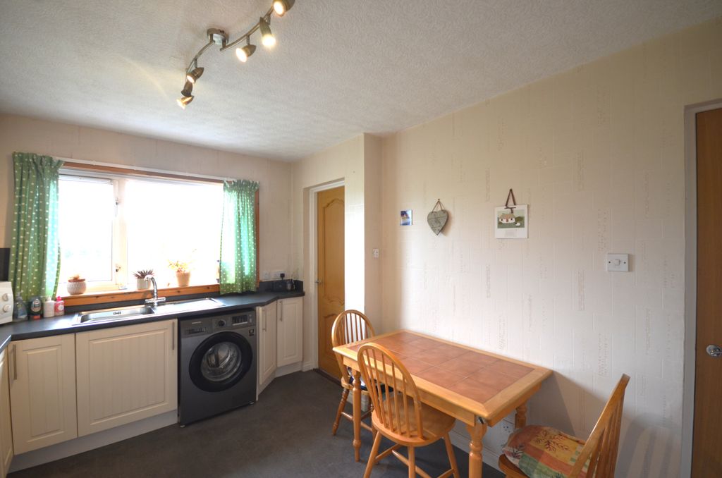 Property photo 2 of 35