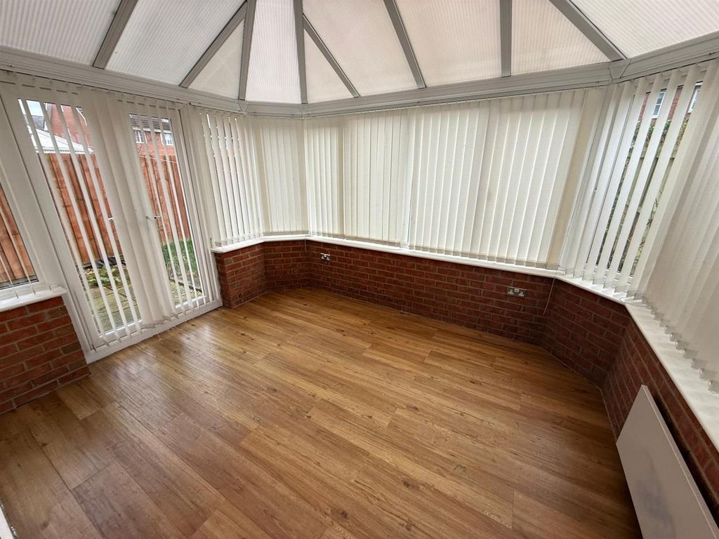 Property photo 3 of 11 698Bfe59-9431-4A43-B960-30A967671Ca7.Jpg