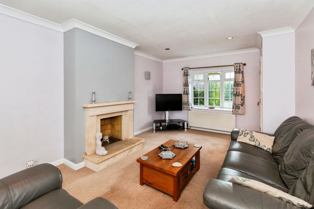 Property photo 3 of 16 Living Room
