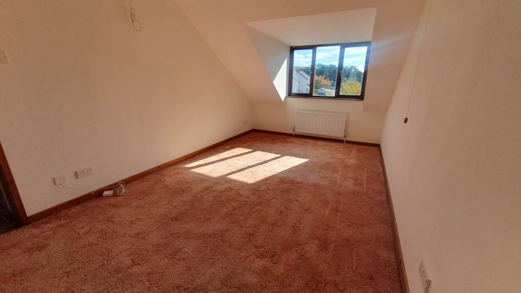 Property photo 3 of 31